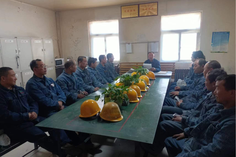 凝心聚力 穩中求進 &mdash;&mdash;工投公司電解一車間運行三班全力以赴做好安全生產工作