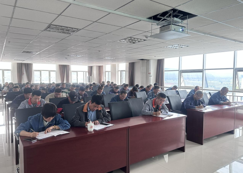 廉當(dāng)&ldquo;鐮&rdquo;可以除雜念   欲為&ldquo;獄&rdquo;勢(shì)必積災(zāi)難 &mdash;&mdash;集團(tuán)紀(jì)委書(shū)記為物產(chǎn)工投公司黨員干部、關(guān)鍵人員 授主題教育廉政專題黨課