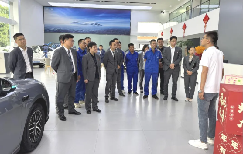 汽貿公司黨支部開展&ldquo;走出去、學進來，改作風、促發展&rdquo;貫徹中央八項規定精神學習教育走深走實主題黨日活動