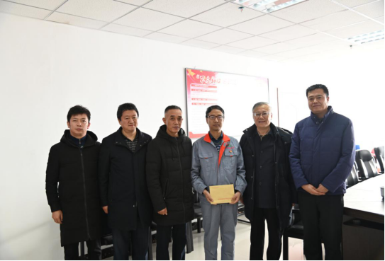 走訪慰問(wèn)專家人才，為人才創(chuàng)新?tīng)I(yíng)造良好的環(huán)境